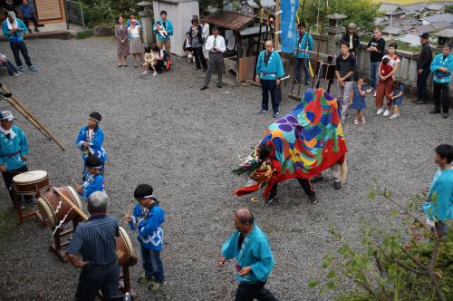 東碑殿獅子組獅子舞写真５