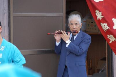 東碑殿獅子組獅子舞写真1５