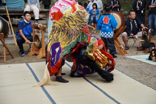 瓦谷獅子組獅子舞写真２