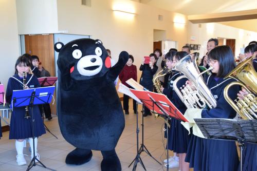 東中学校による歓迎