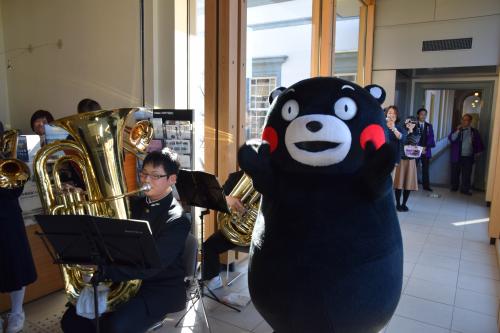 東中学校による歓迎