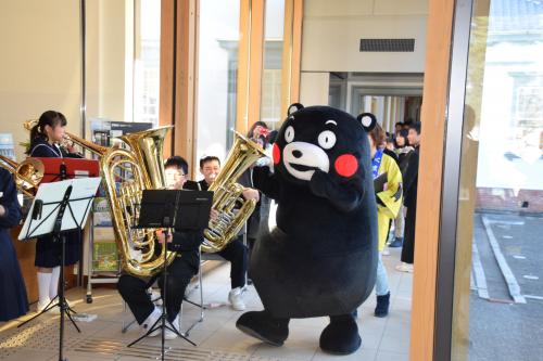 東中学校吹奏楽部の演奏