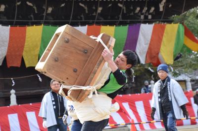 力餅競技　大人の部