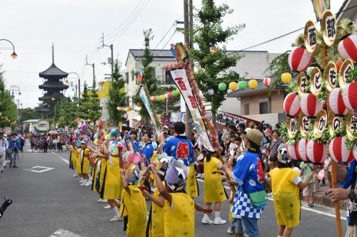 ちびっこ行列