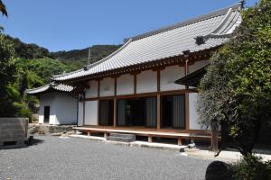 現在の牛額寺（令和2年8月撮影）