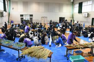 吉原小学校,しめ縄づくり