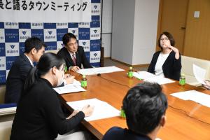 タウンミーティングの画像