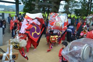 東木熊野神社東中獅子組獅子舞写真８