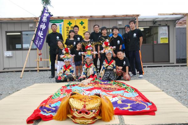 上川原獅子組記念撮影写真