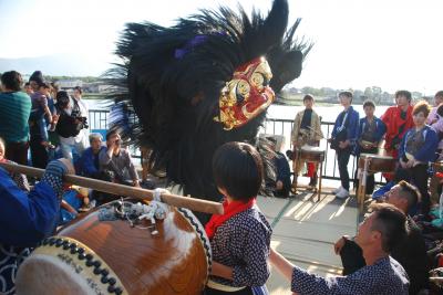 五条獅子組神事場での獅子舞３