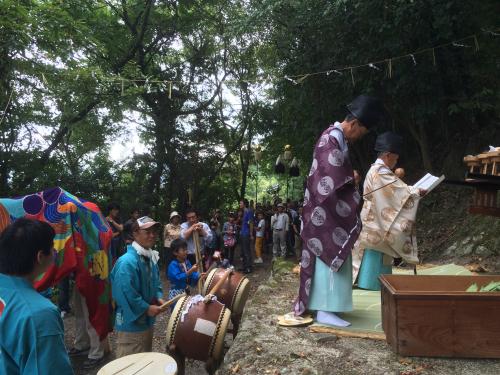 東碑殿獅子舞写真６