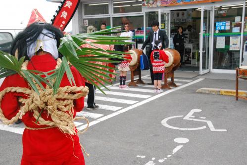 西碑殿獅子組獅子舞写真１０