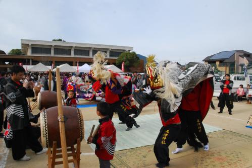 筆岡公民館まつり弘田上組獅子組獅子舞写真1３