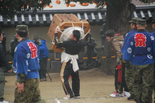 力餅競技成年の部