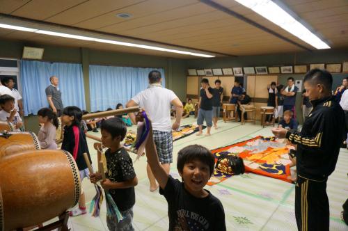 稲木本村獅子組獅子舞宮づかい練習風景写真１