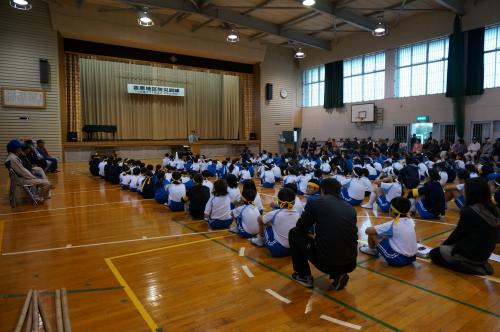 整列する子供たち