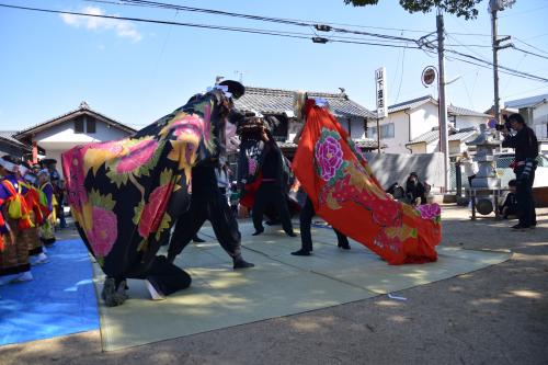 2015年砂古獅子組獅子舞写真2３